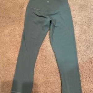 Lululemon Aligns Crop